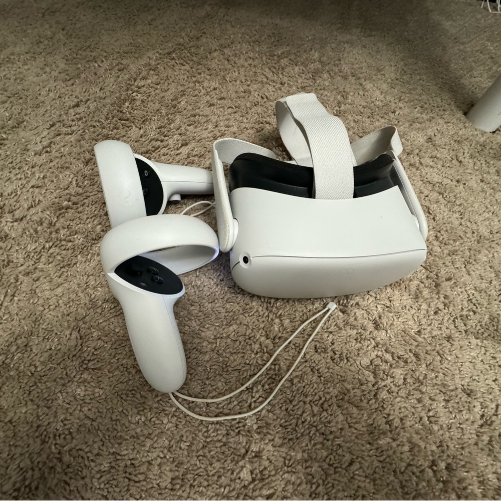 Meta Quest 2 128 GB With Controllers